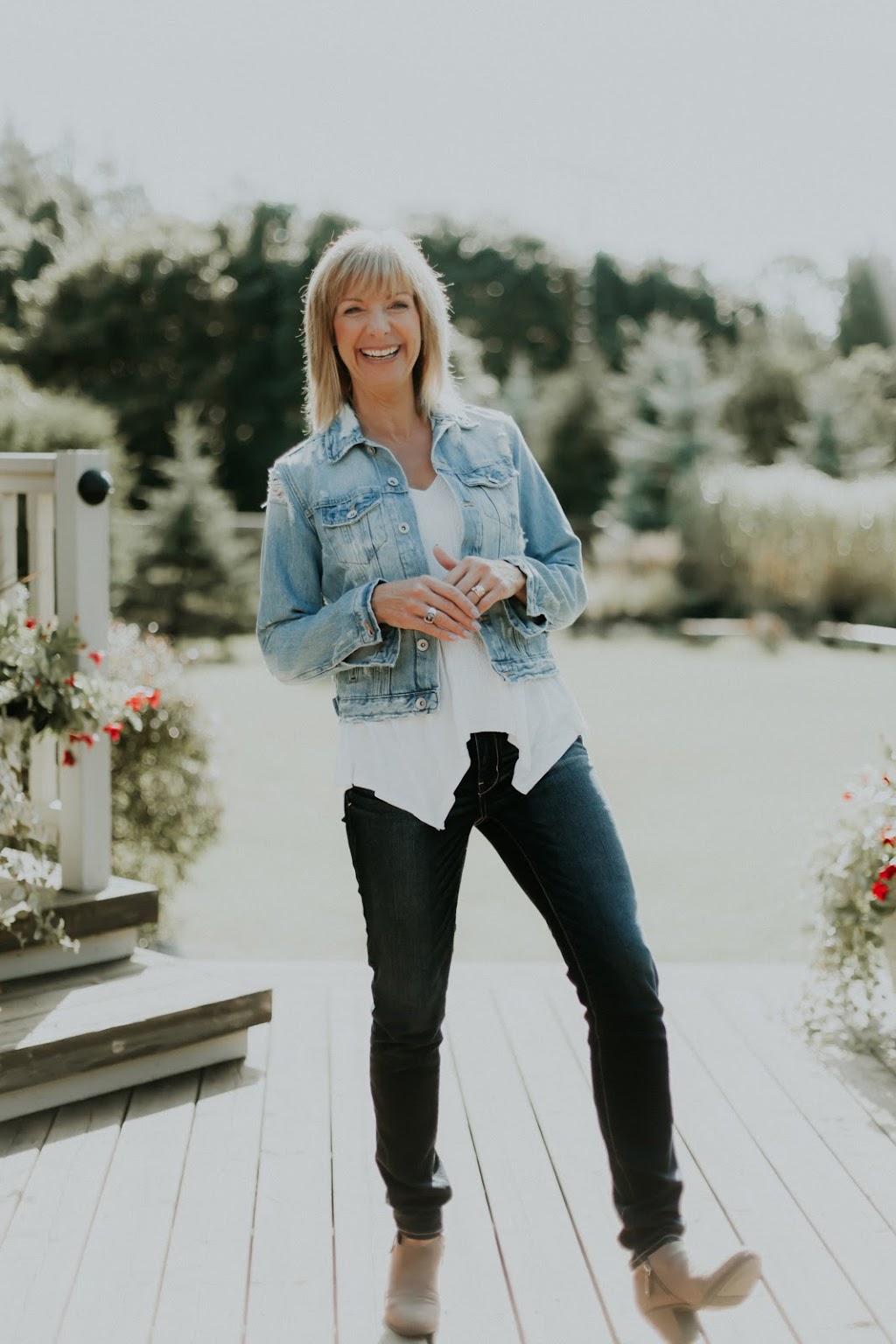Lorie Hartshorn - Christian Woman Speaker and Author | Whitby, ON L1M 1G7, Canada | Phone: (905) 744-7447