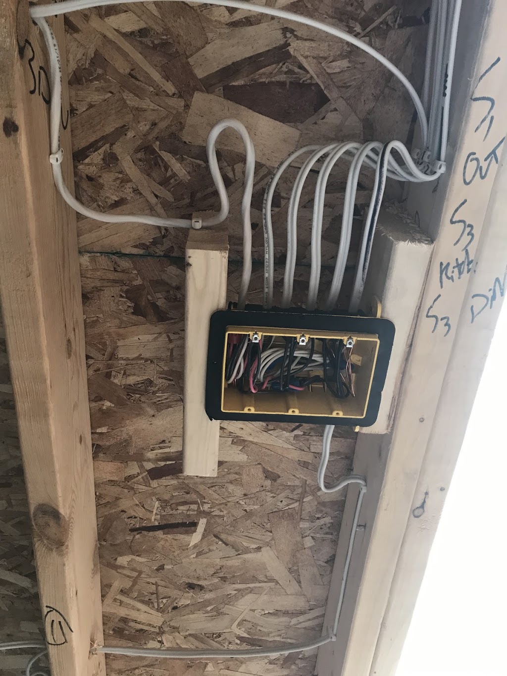 DMC Electrical Service Ltd | 237 Mersea Rd 15, Leamington, ON N8H 3V7, Canada | Phone: (519) 326-9707