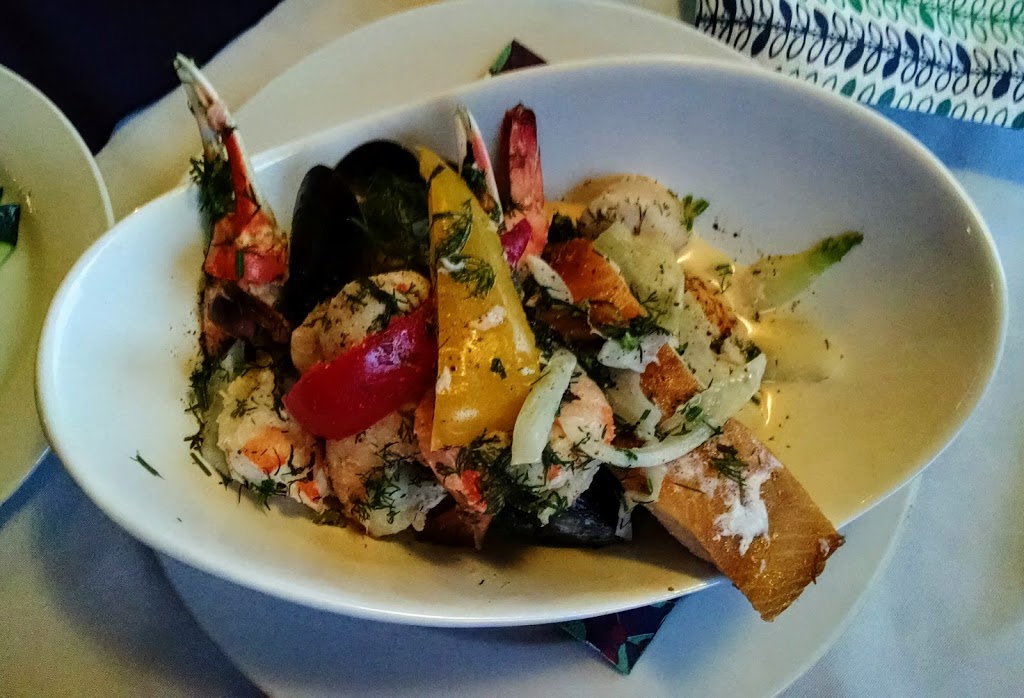 The Blue Heron Inn | 5521 Delta Rd, Sechelt, BC V0N 3A0, Canada | Phone: (604) 885-3847