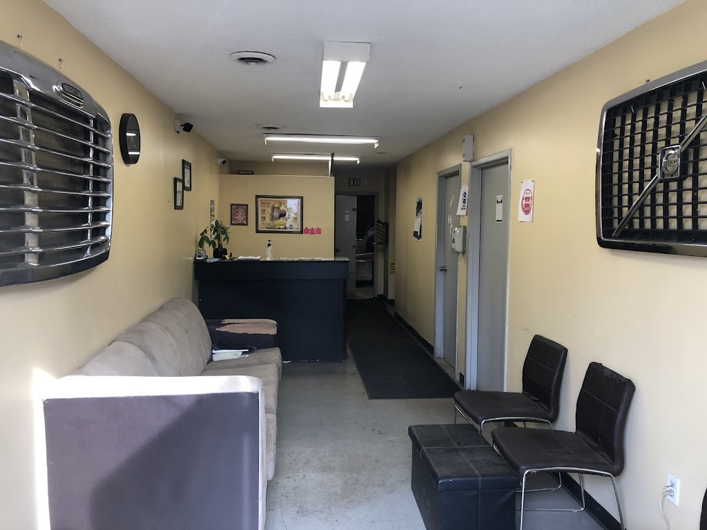 SB BROTHERS TRUCK REPAIR SHOP | 5 Goderich Rd, Hamilton, ON L8E 4P2, Canada | Phone: (647) 299-2898