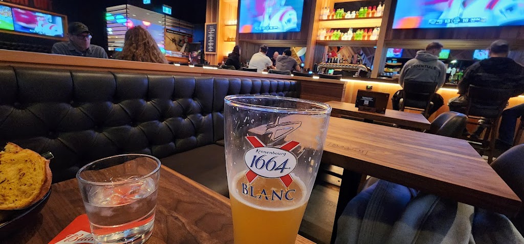 Match Eatery & Public House Wasaga Beach | 88 Lyons Ct, Wasaga Beach, ON L9Z 1T7, Canada | Phone: (705) 422-2561