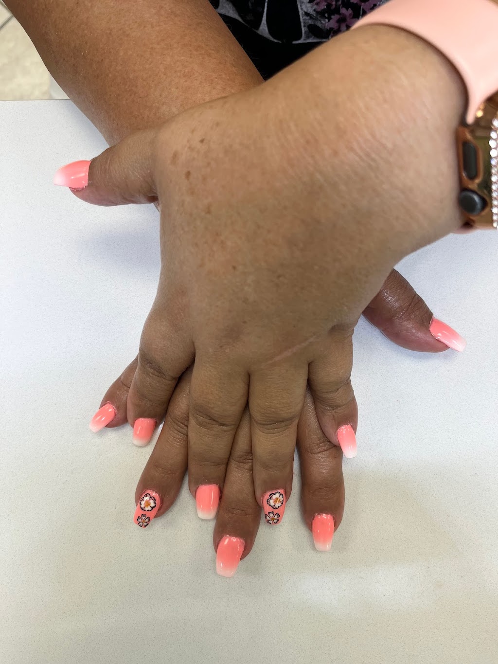 L & L Nails Salon | 1005 Ottawa St N #9, Kitchener, ON N2A 1H2, Canada | Phone: (519) 896-7122