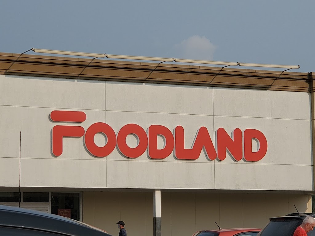 Foodland - Bancroft | 337 Hastings St N, Bancroft, ON K0L 1C0, Canada | Phone: (613) 332-6664