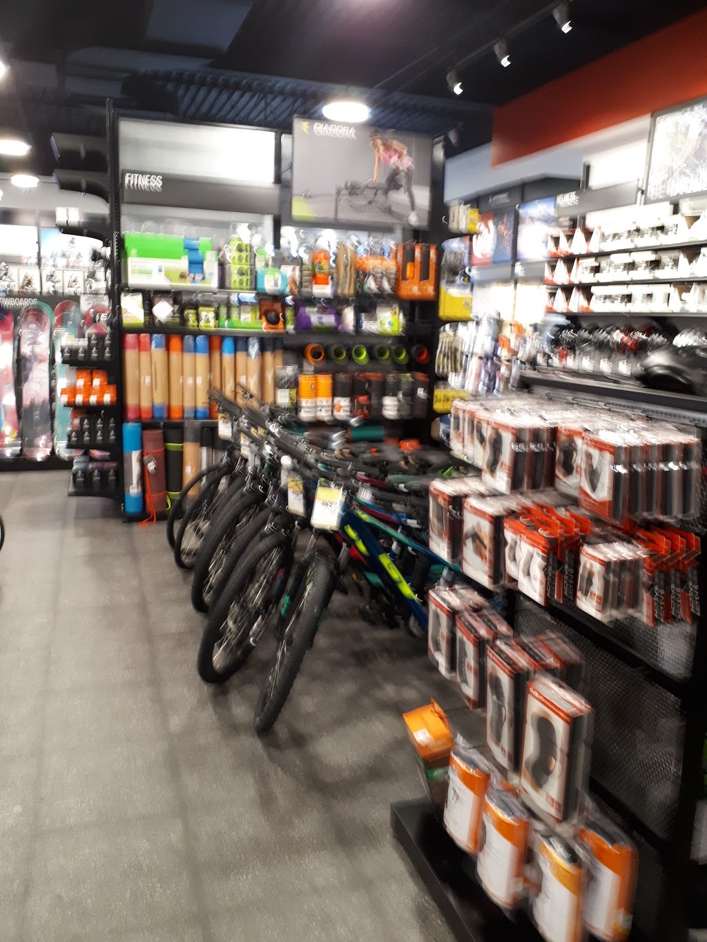 Sport Chek Burlington | 777 Guelph Line, Burlington, ON L7R 3N2, Canada | Phone: (905) 637-6868