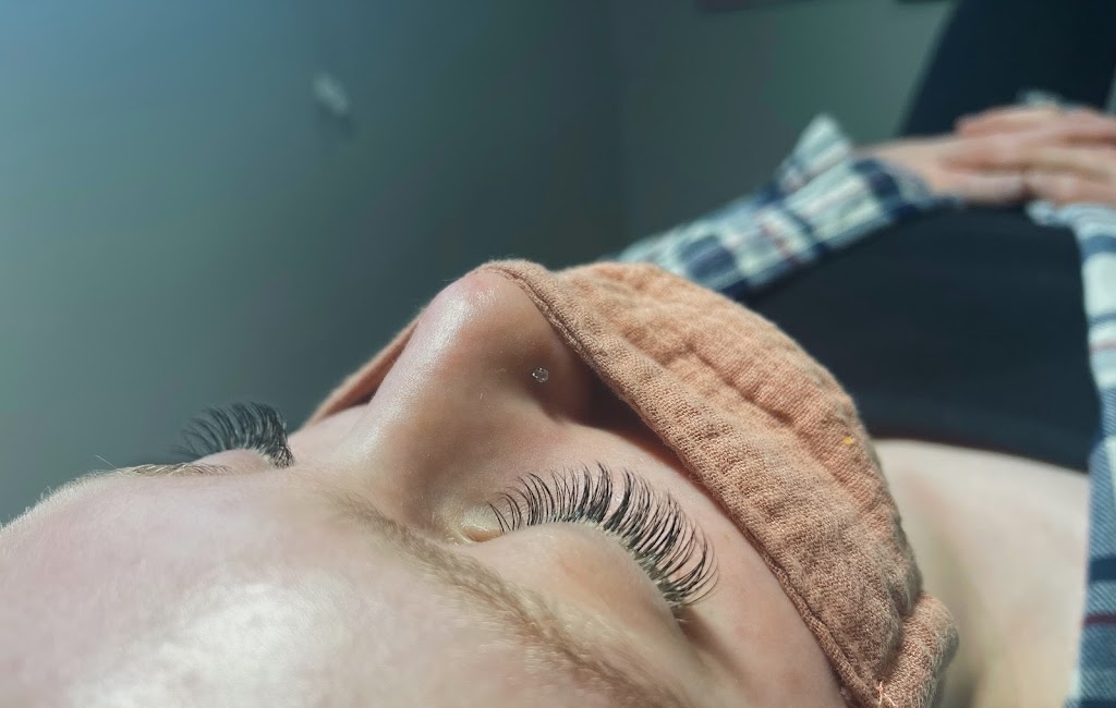 Lashes With Lo | 3461 Eton Crescent, Abbotsford, BC V2S 4W1, Canada | Phone: (604) 835-7747