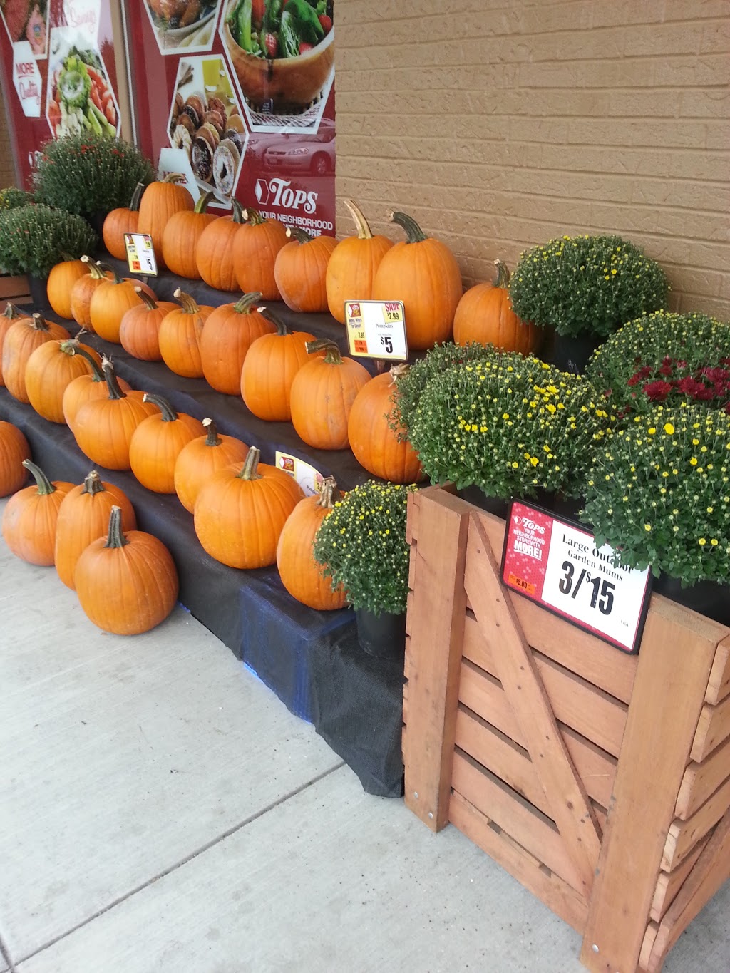 Tops | 2956 Saunders Settlement Rd, Sanborn, NY 14132, USA | Phone: (716) 731-7344