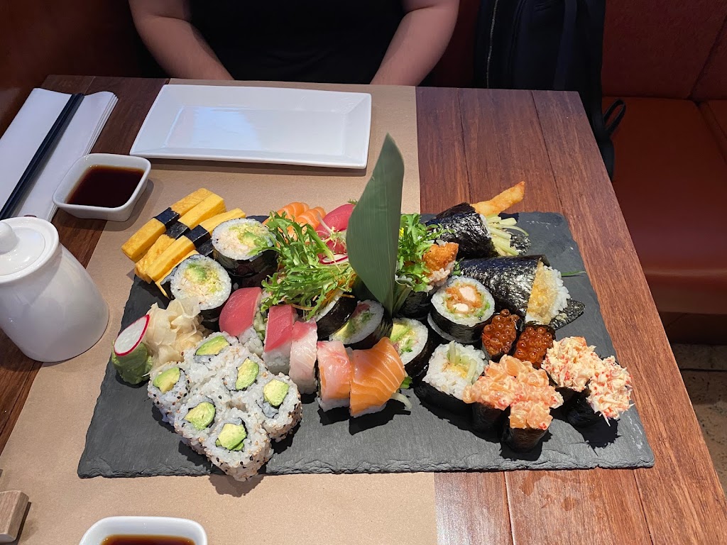 Restaurant Torii Sushi | 2131 Boul. le Carrefour, Laval, QC H7S 1Z7, Canada | Phone: (450) 978-8848