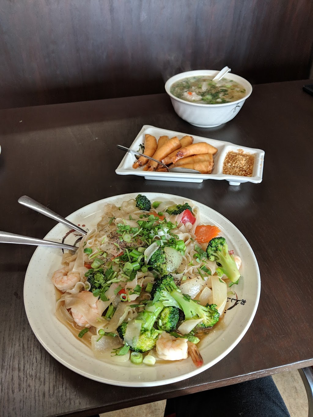 Lao Thai | 763 Selkirk Ave, Winnipeg, MB R2W 2N5, Canada | Phone: (204) 589-0065