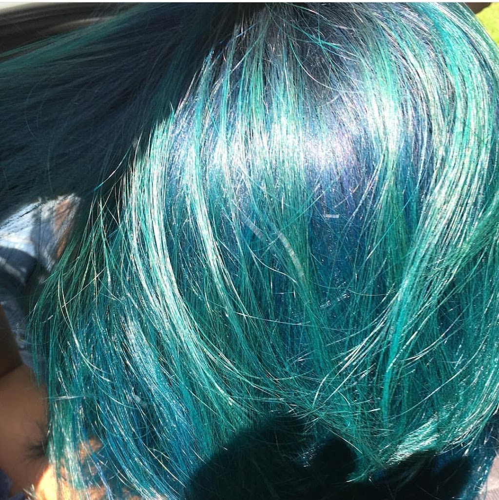 Création³ Coiffure | 237 Bd Churchill, Greenfield Park, QC J4V 2M6, Canada | Phone: (450) 671-1551