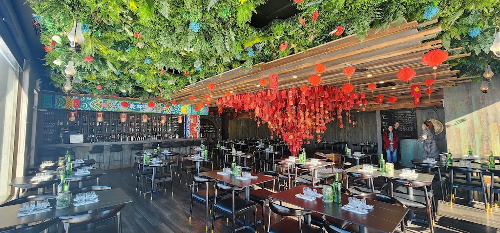 Gon Bui Restaurant Bar | 2133 Boul. le Carrefour, Laval, QC H7S 2J7, Canada | Phone: (579) 934-0888