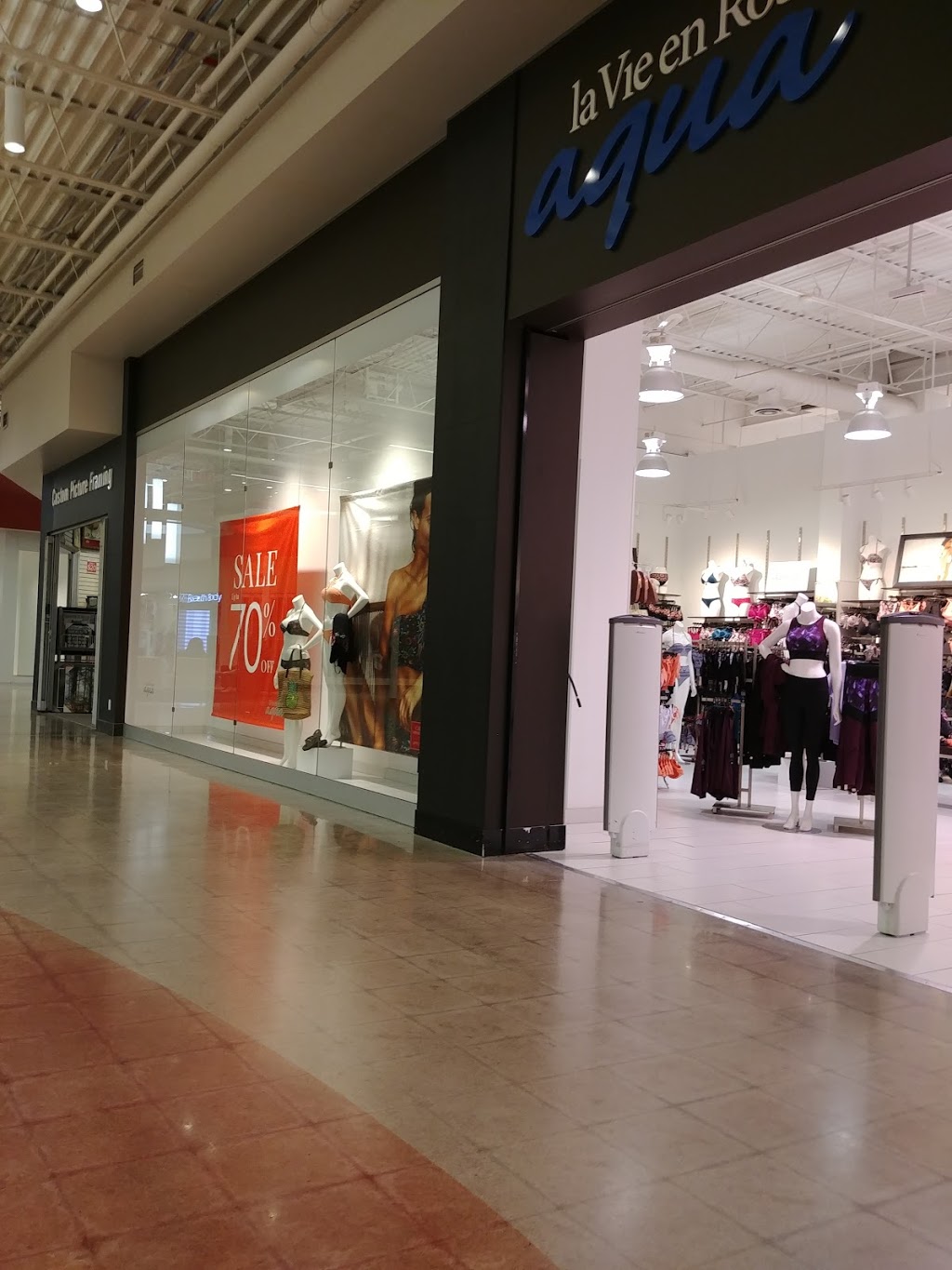 La Vie en Rose Tanger Outlets Cookstown | TANGER OUTLETS COOKSTOWN 3311, SIMCOE COUNTY ROAD #89, Cookstown, ON L0L 1L0, Canada | Phone: (705) 458-1781