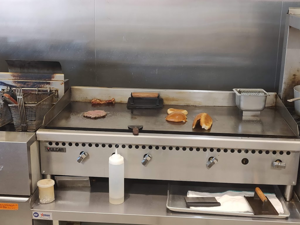 Burger Royale | 2921 ON-11, Oro Station, ON L0L 2E0, Canada | Phone: (705) 487-6978