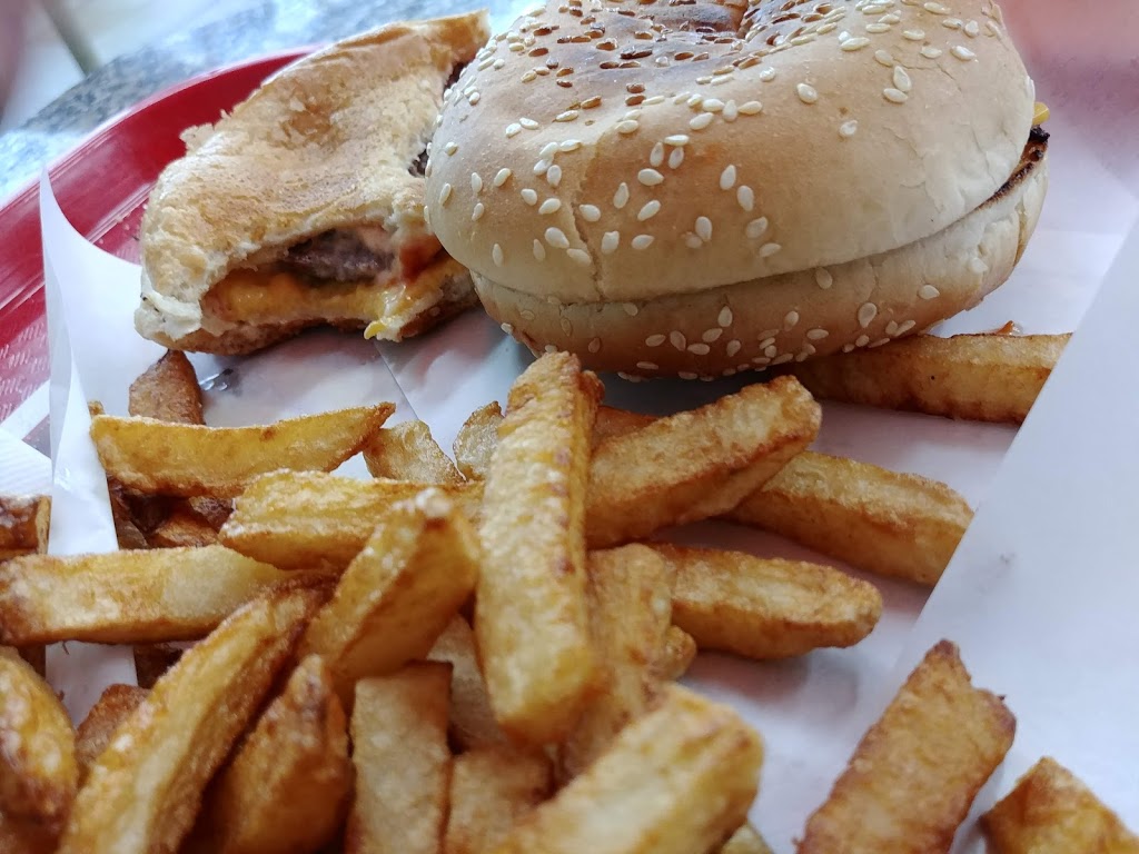 Restaurant La Belle Province | 2960 Ch de Chambly, Longueuil, QC J4L 1N2, Canada | Phone: (450) 928-3978