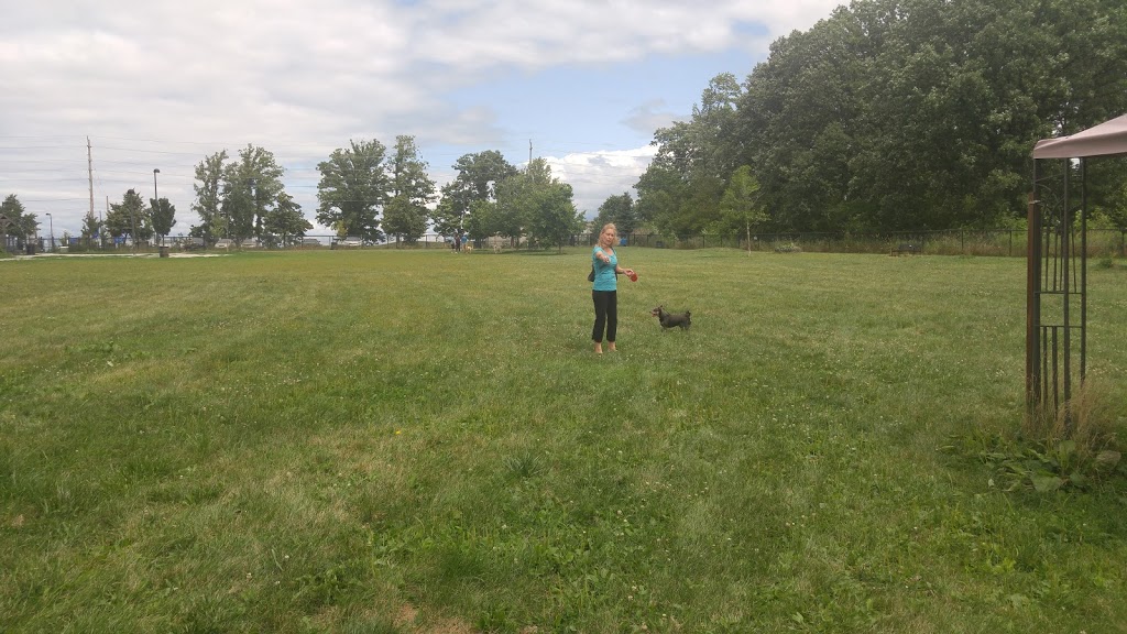 Leash Free Milton | 230 Cedar Hedge Rd, Milton, ON L9T 6J4, Canada | Phone: (905) 875-3286