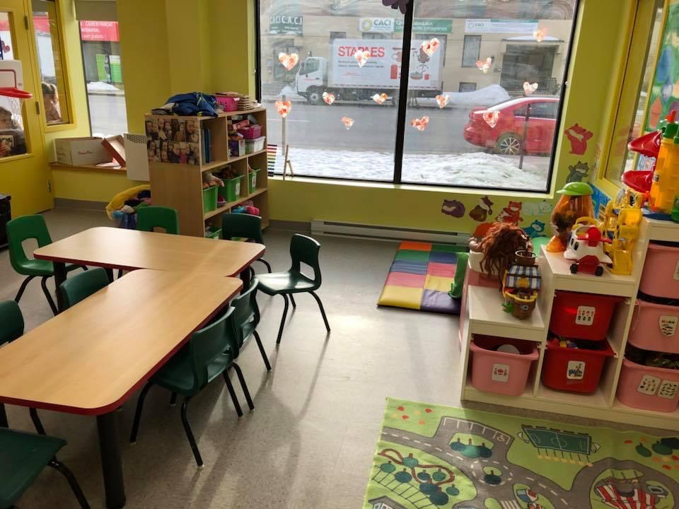 Educational Center Mains Dans La Main | 4785 Rue de Salaberry, Montréal, QC H4J 1H7, Canada | Phone: (514) 677-8652