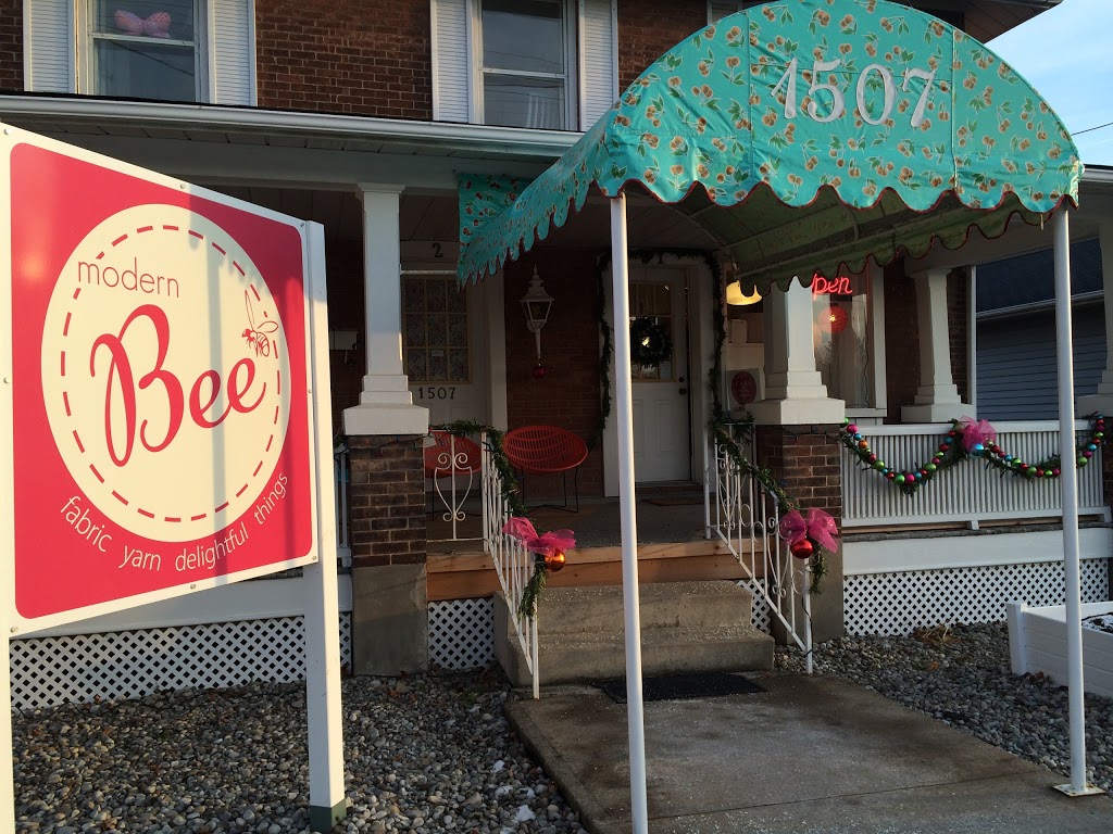 Modern Bee (Bee Modern Fabrics & Yarns) | 1507 Niagara Stone Rd, Virgil, ON L0S 1T0, Canada | Phone: (905) 468-8190