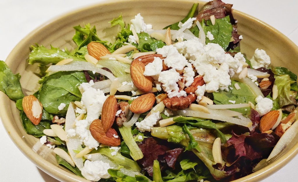 LOrée du Bois | 15 Kingsmere Rd, Chelsea, QC J9B 1A1, Canada | Phone: (819) 827-0332
