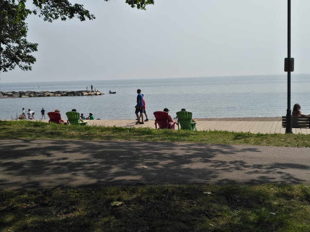 Pull up bars | 1B8, Martin Goodman Trail, Toronto, ON M4L 1B8, Canada