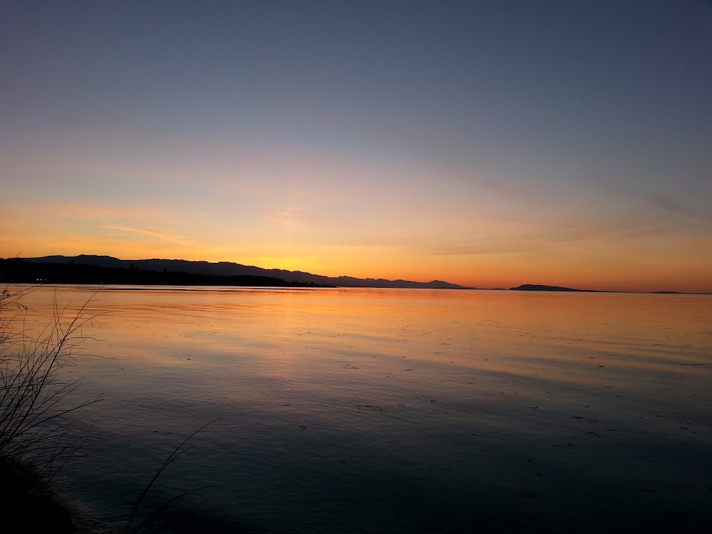 Beach House Cafe | 2775 Island Hwy W, Qualicum Beach, BC V9K 2C4, Canada | Phone: (250) 752-9626