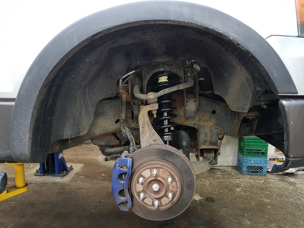 Hi-Line Automotive | 3353 Lake Shore Blvd W, Etobicoke, ON M8W 1N1, Canada | Phone: (647) 748-3278
