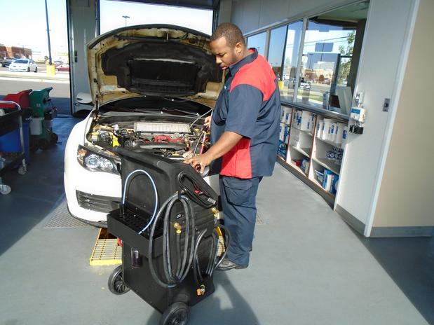 Pro Oil Change | 9924 Airport Rd, Brampton, ON L6S 0C5, Canada | Phone: (416) 800-8816