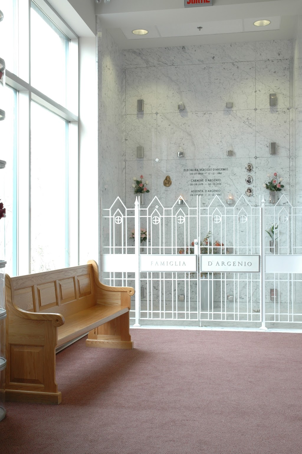 Mausolée Saint-Martin | 2159 Boul Saint-Martin Est, Laval, QC H7E 4X6, Canada | Phone: (450) 667-8404