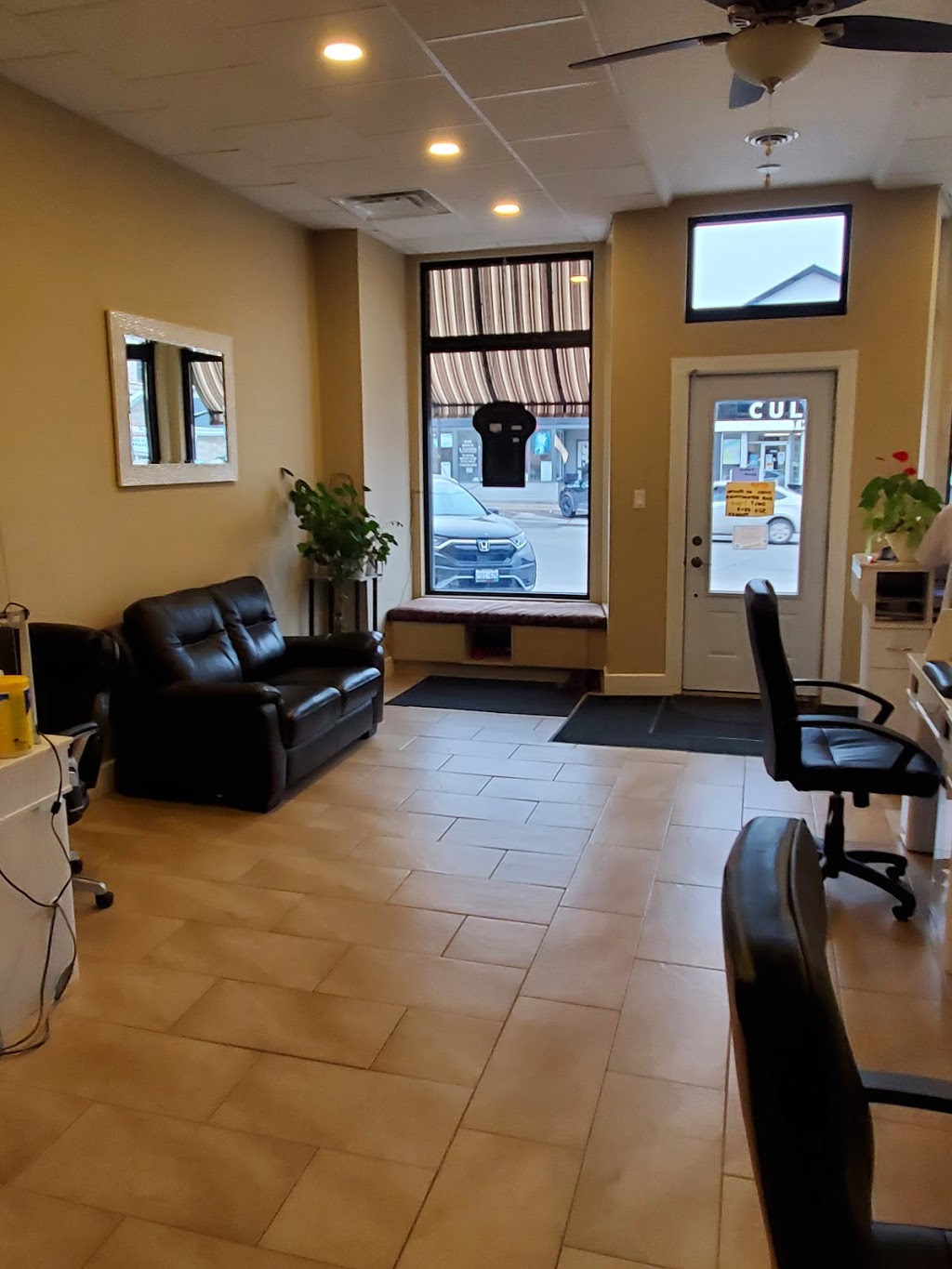 Elegant nails | 50 West St, Goderich, ON N7A 2K3, Canada | Phone: (519) 524-8808