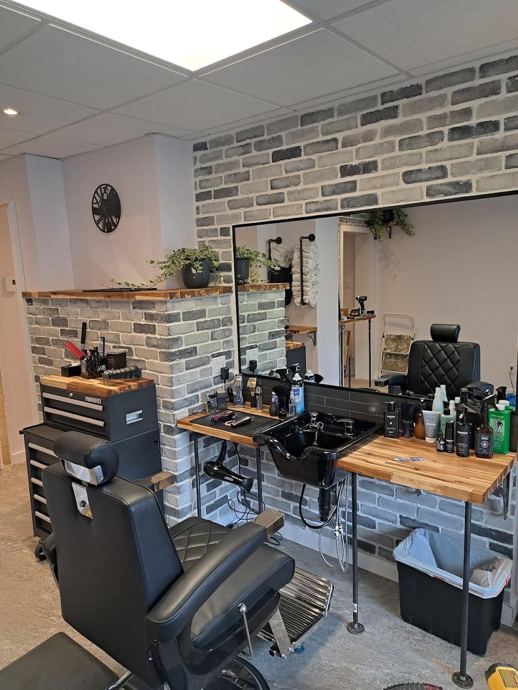 Barbier chez Lauzon | 3204 Rue Rolland, Sainte-Adèle, QC J8B 1C5, Canada | Phone: (450) 712-5115