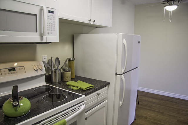 Horizon Towers | 4960 &, 5050 Sanders St, Burnaby, BC V5H 1S9, Canada | Phone: (604) 336-5445