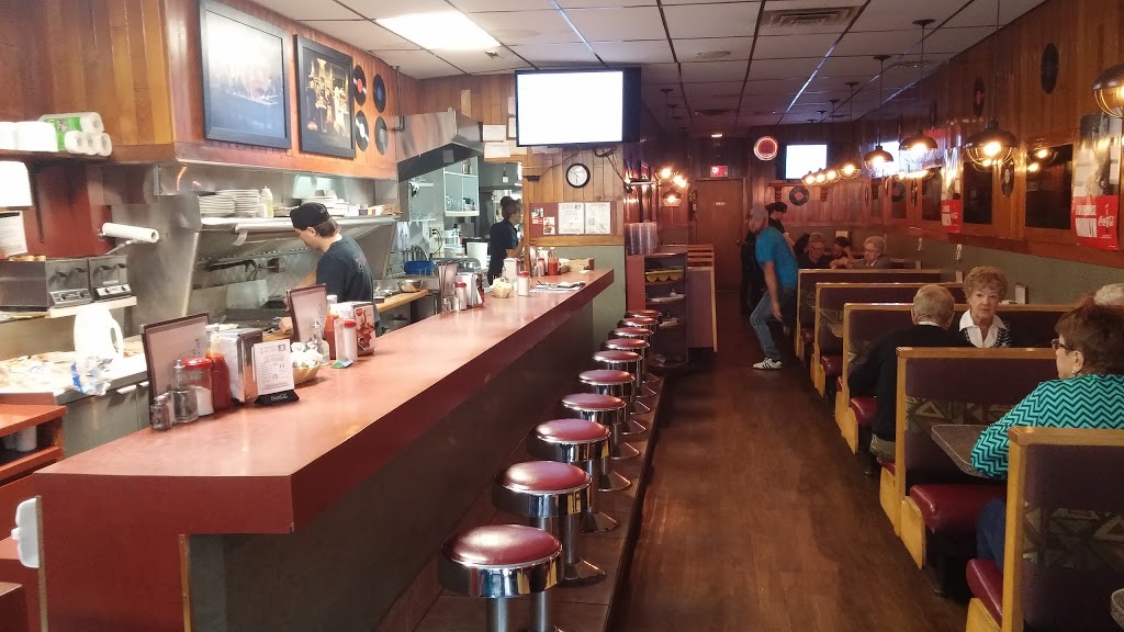 Café Central De Coaticook | 69 Rue Child, Coaticook, QC J1A 2B2, Canada | Phone: (819) 849-9076