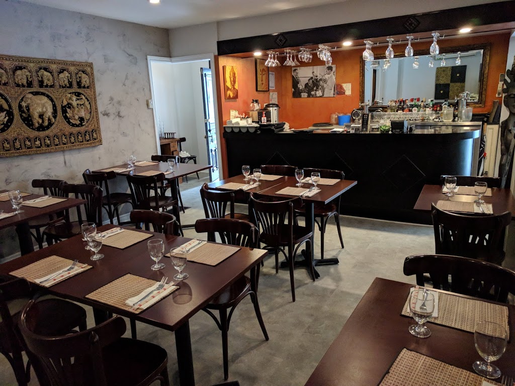 Som Tum Thai | 260 Nepean St, Ottawa, ON K1R 5G3, Canada | Phone: (613) 781-8424