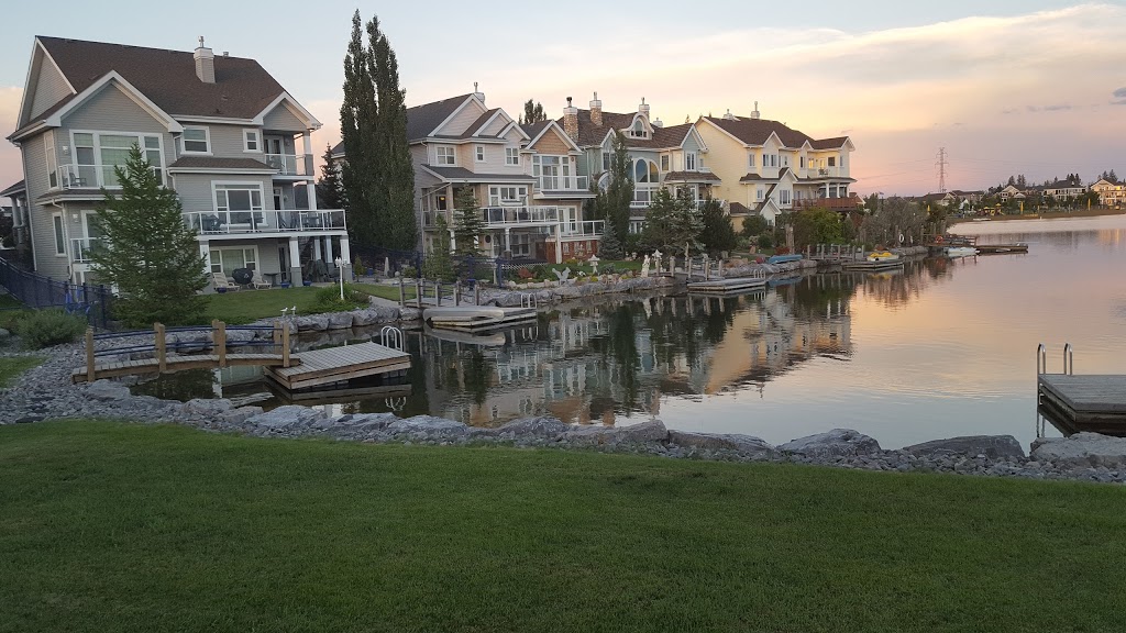 Summerside Beach Club (Private) | 1720 88 St SW, Edmonton, AB T6X 1J7, Canada | Phone: (780) 497-7558