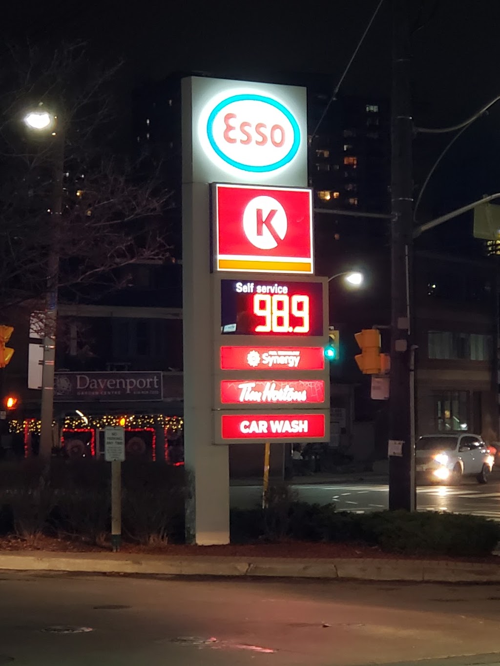 Esso | 150 Dupont St, Toronto, ON M5R 2E6, Canada | Phone: (416) 850-9636