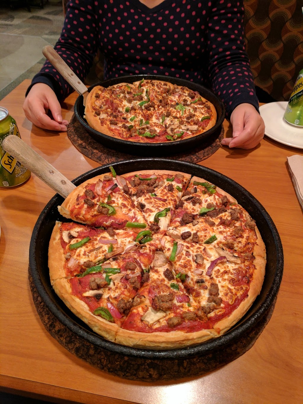 Pizza Hut | 10 Jacob Keffer Pkwy, Concord, ON L4K 5E3, Canada | Phone: (905) 303-7244