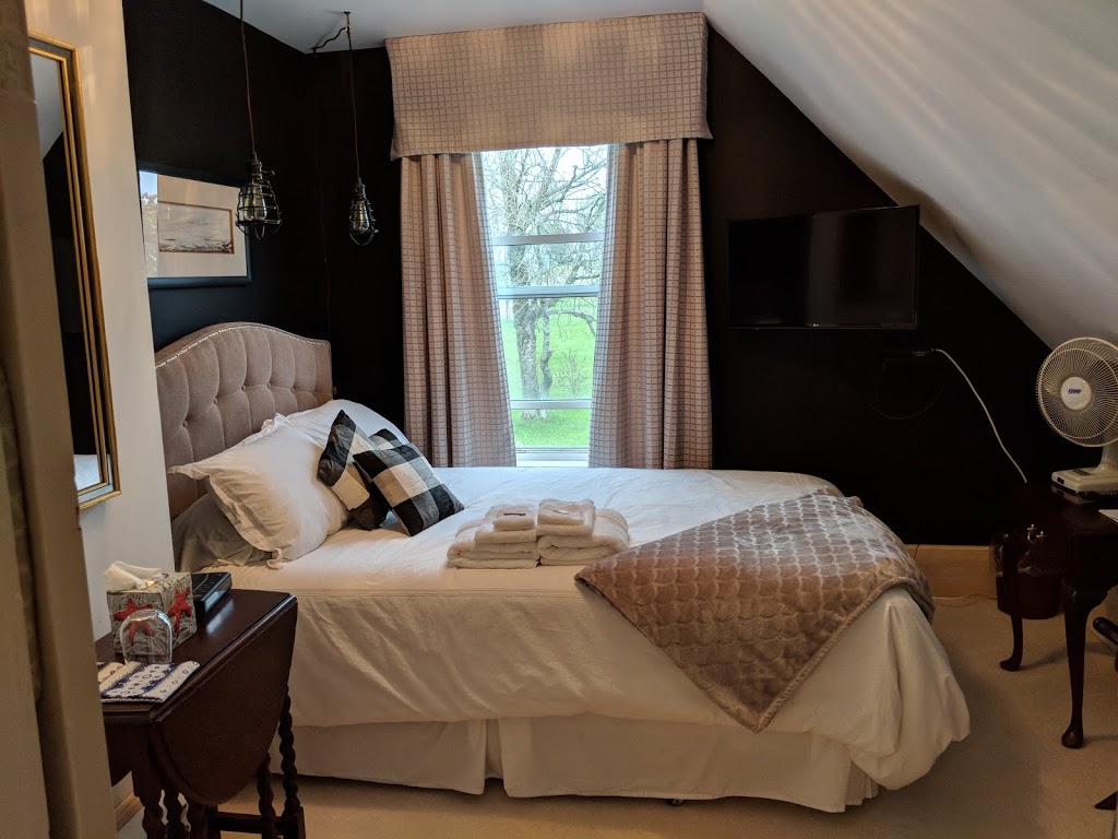 The Crab Apple Inn | 66 NS-242, Joggins, NS B0L 1A0, Canada | Phone: (902) 251-2749