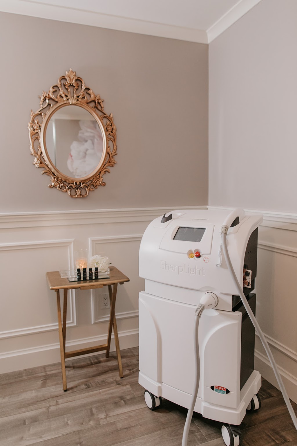 la Chic Skin Boutique | 19062 69 Ave, Surrey, BC V4N 0A4, Canada | Phone: (604) 595-3024
