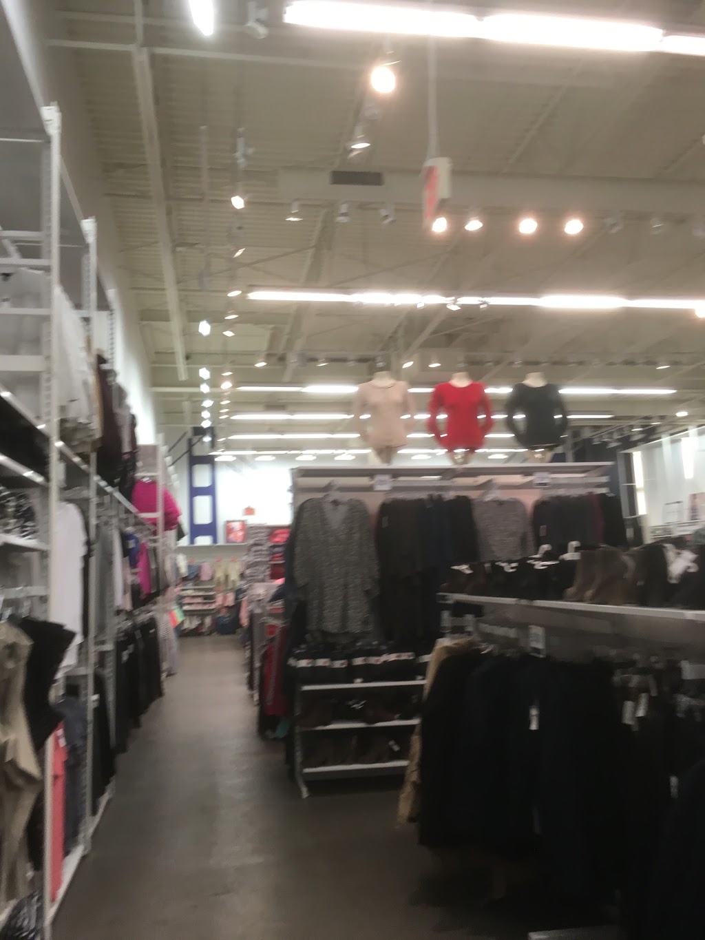 Gap Outlet | 8180 11 St SE, Calgary, AB T2H 3B5, Canada | Phone: (403) 253-8472