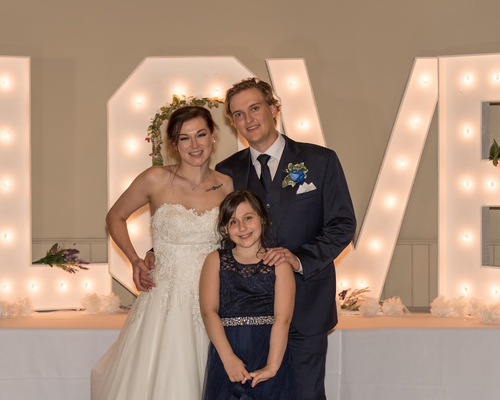 Jan Perreault Photography | 636 Bon Echo Dr, Oshawa, ON L1J 6A4, Canada | Phone: (905) 431-0750