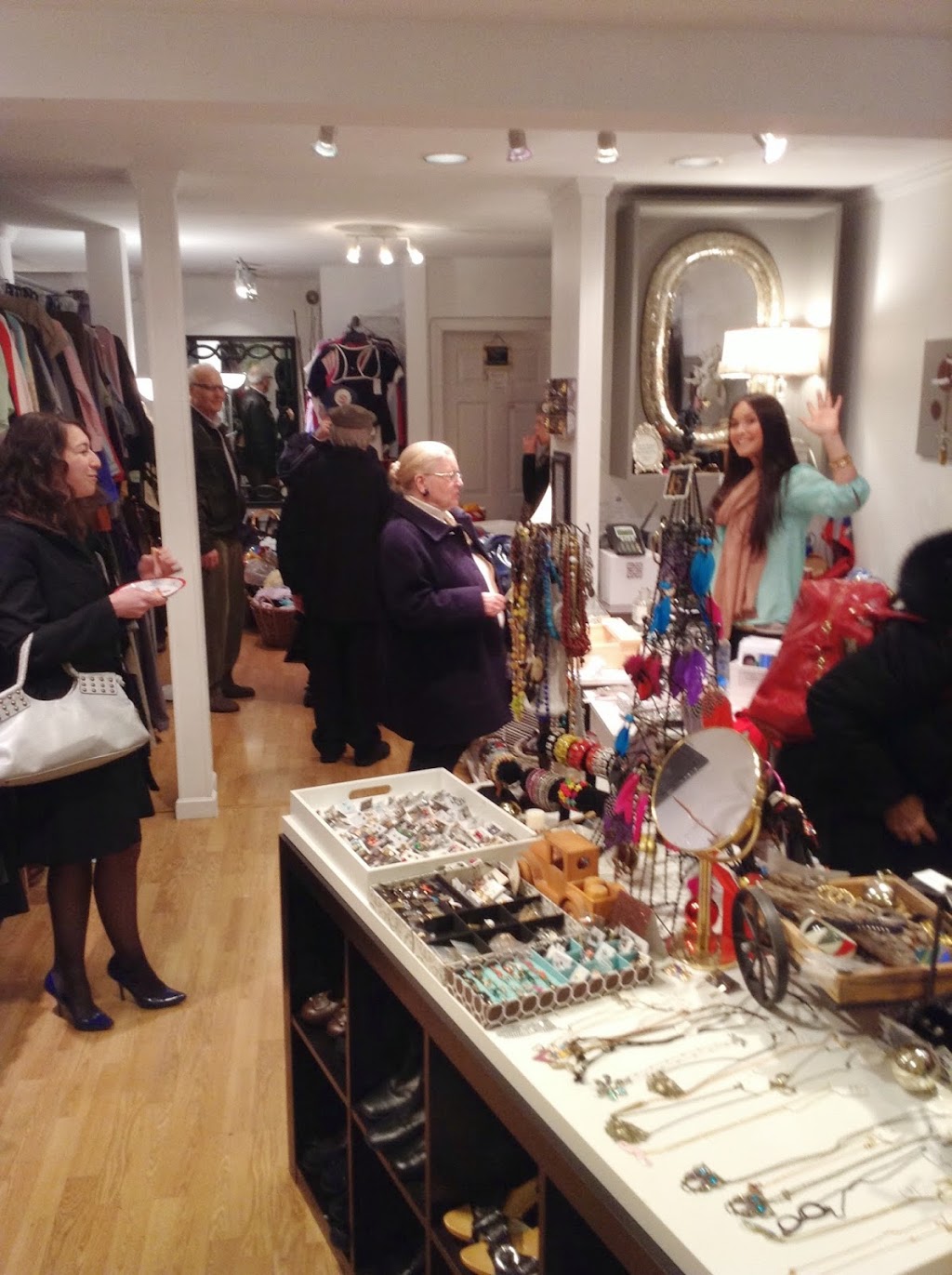 Project Aftershock Thrift Store | 15545 Marine Dr, White Rock, BC V4B 1C9, Canada | Phone: (604) 536-7283