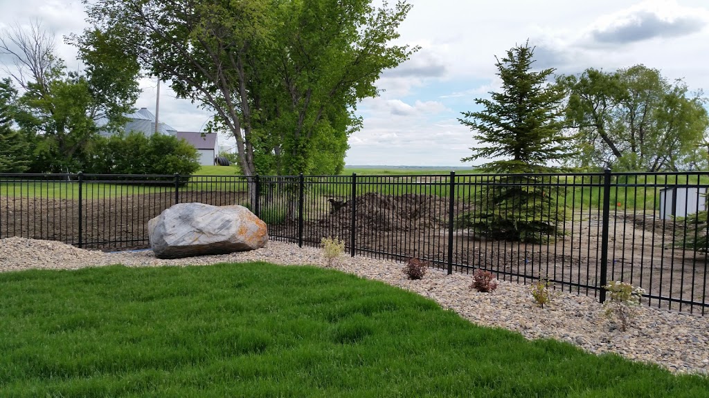 Strictly Fences | 1845 Paul Dr, Moose Jaw, SK S6H 4P8, Canada | Phone: (306) 692-4303