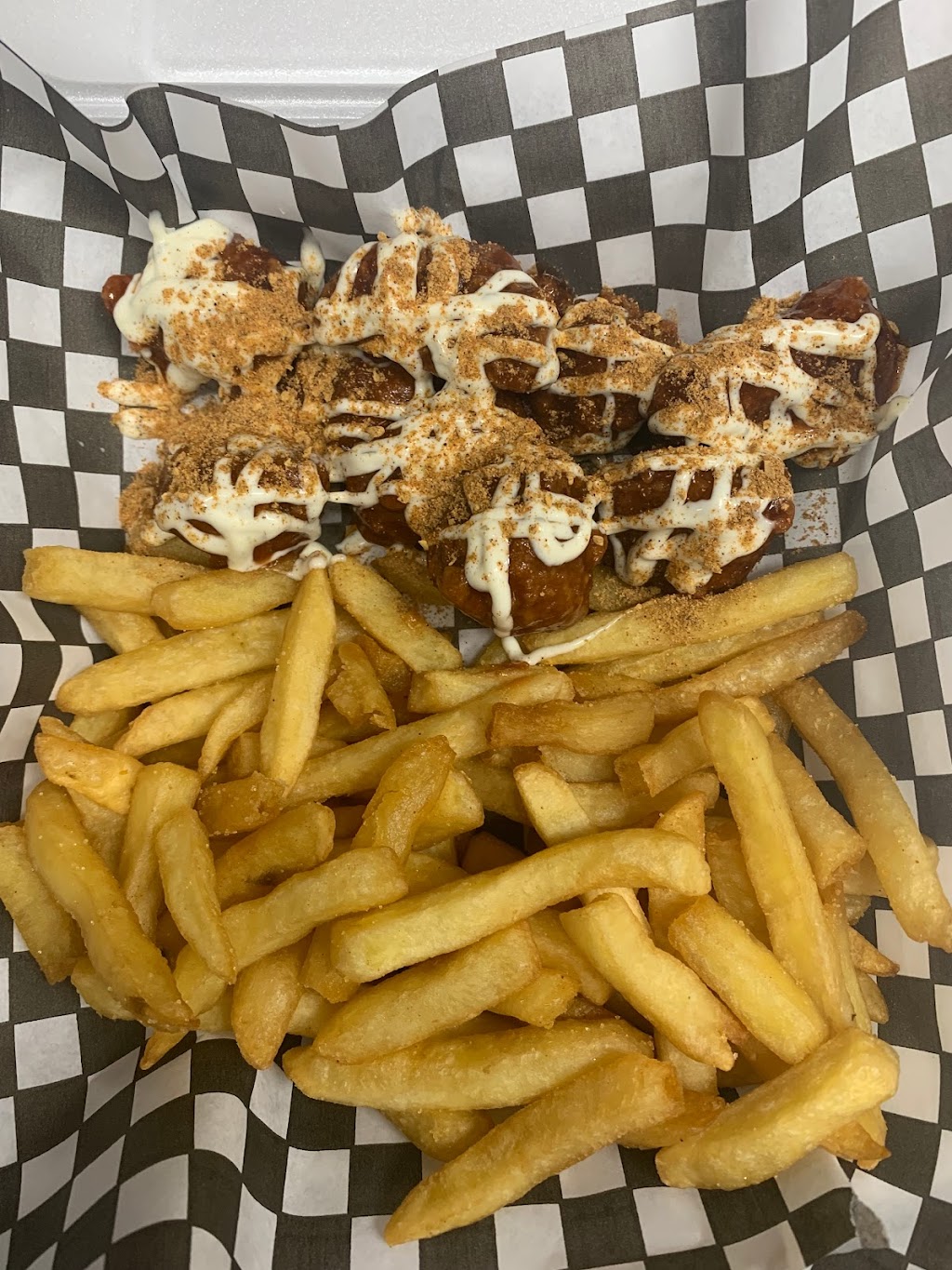 Amazing wings guys | 14011 Old Scugog Rd, Blackstock, ON L0B 1B0, Canada | Phone: (905) 982-0660