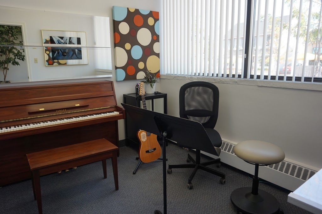 Wandering Minstrel Music School | 16 Main St, Mississauga, ON L5M 1X3, Canada | Phone: (905) 542-3299