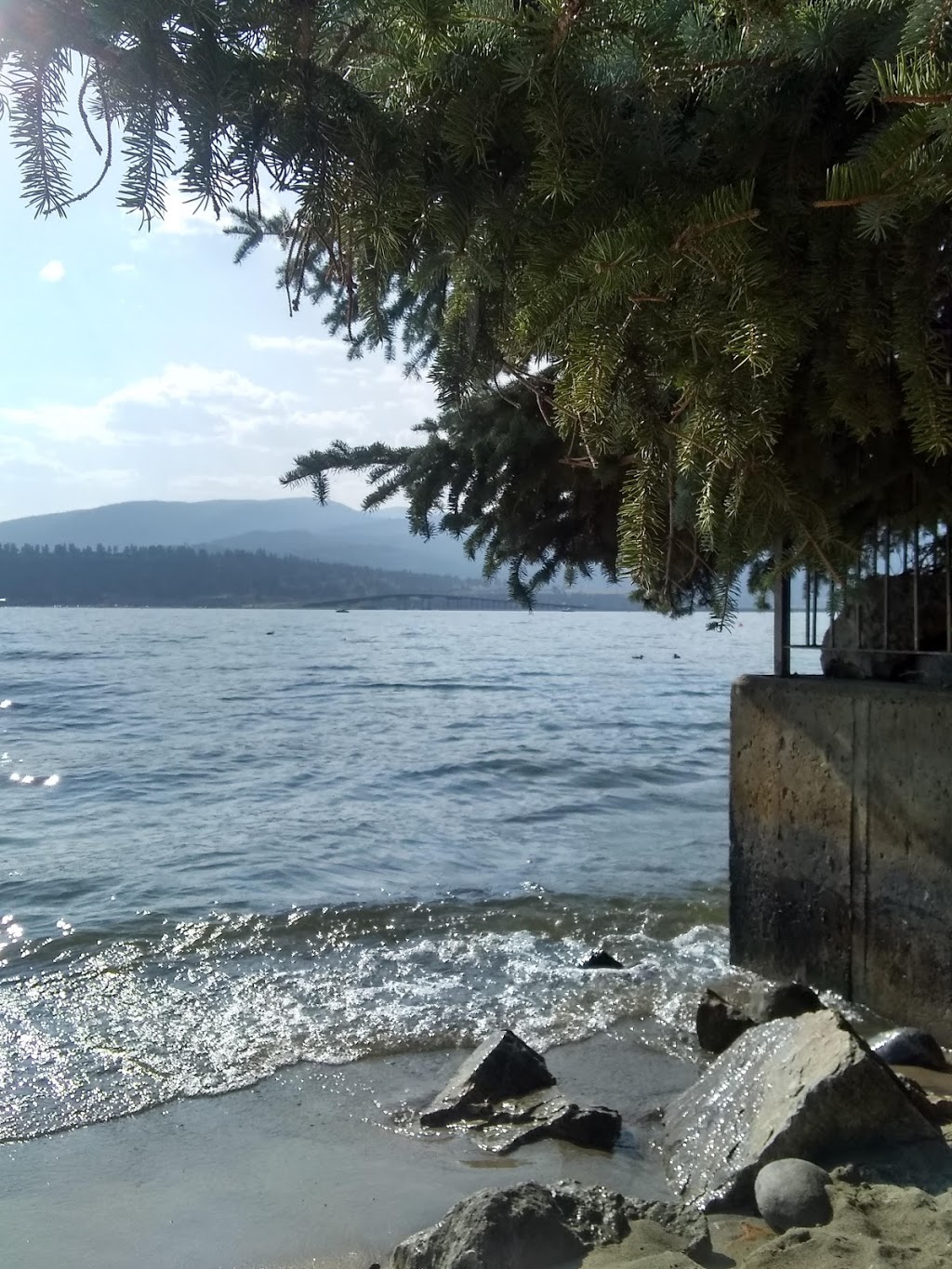 Royal Avenue Beach Access Park | 221 Royal Ave, Kelowna, BC V1Y, Canada