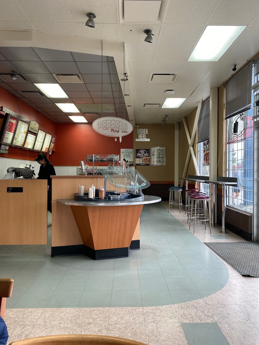 Quiznos | 15335 BC-10 Unit 101, Surrey, BC V3S 0X9, Canada | Phone: (604) 574-7008