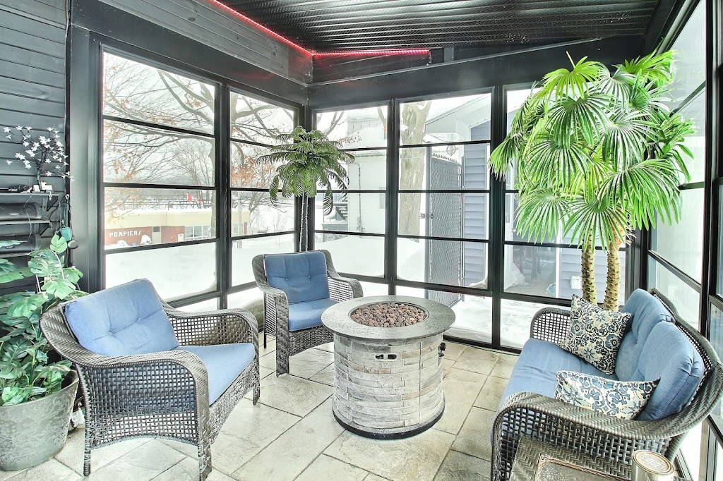 Le Chalet Bleu | 804 Rue Principale, Saint-Ferdinand, QC G0N 1N0, Canada | Phone: (819) 362-0906