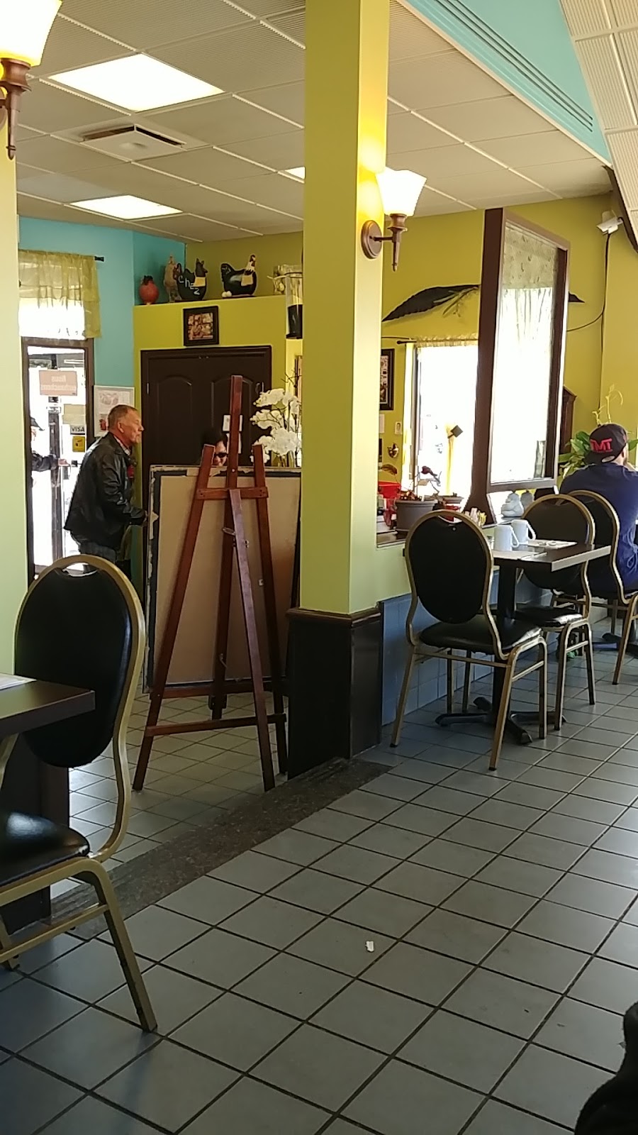 Chez Loulou | 714 Boulevard Saint-Jean-Baptiste, Mercier, QC J6R 1G9, Canada | Phone: (450) 844-4727