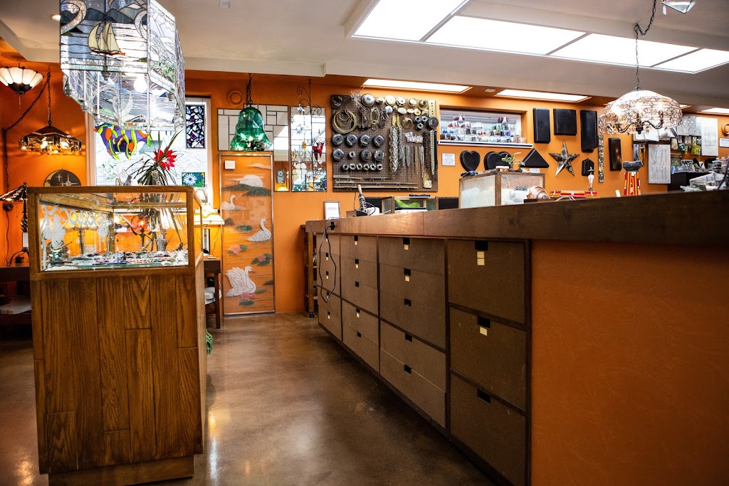 Jans Glass by the Sea | 2940 Comox Rd, Courtenay, BC V9N 3P6, Canada | Phone: (250) 339-4949