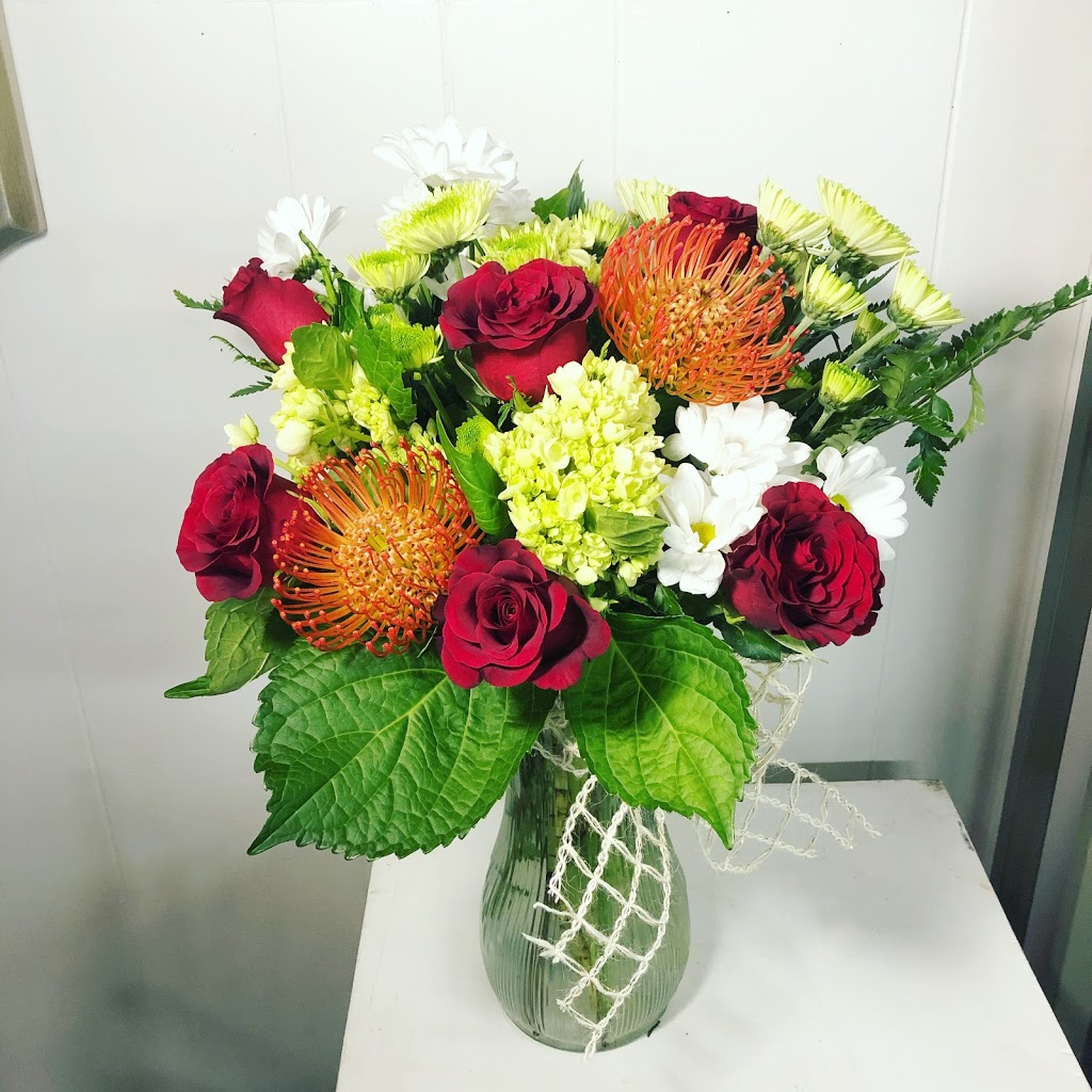 Thunder Bay Flowers | 2060 Hwy 61 #3, Thunder Bay, ON P7J 1B9, Canada | Phone: (807) 286-4488