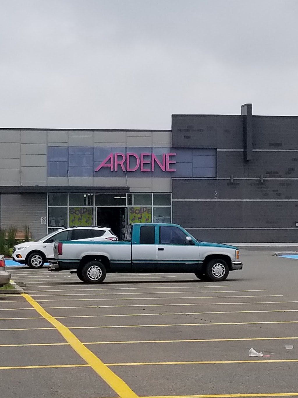 Ardene | Neufchatel- LIQUIDATION, 4605 Boulevard de lAuvergne, Québec, QC G2C 1H7, Canada | Phone: (418) 263-7281