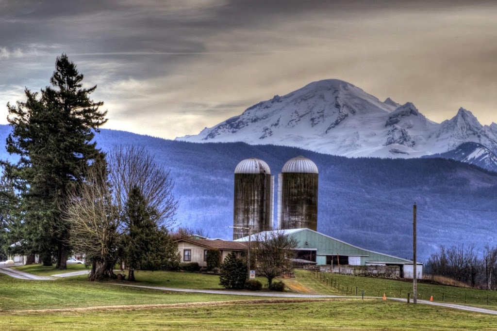 Peace Arch Real Estate | 978 Peace Portal Dr, Blaine, WA 98230, USA | Phone: (360) 922-0102